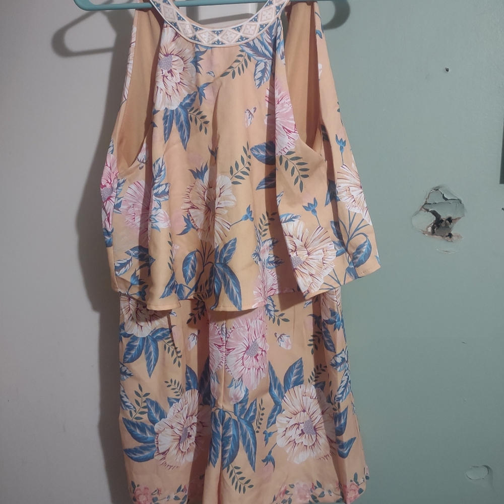 Woman's‎ Blue Rain Francesca Yellow and floral print Romper size medium it is in